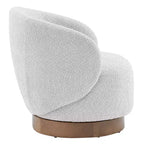 Fauteuil tonneau pivotant rembourré d’appoint Spruce&Spring avec base en bois