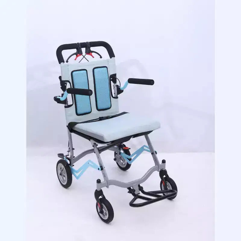 Fauteuil roulant de transport pour personnes âgées ultraléger, pliable et portable, avec frein à main verrouillable et accoudoirs relevables amovibles