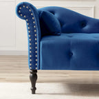 Chaise longue moderna da 60,6" in velluto con bottoni trapuntati, gambe in legno massello e borchie decorative