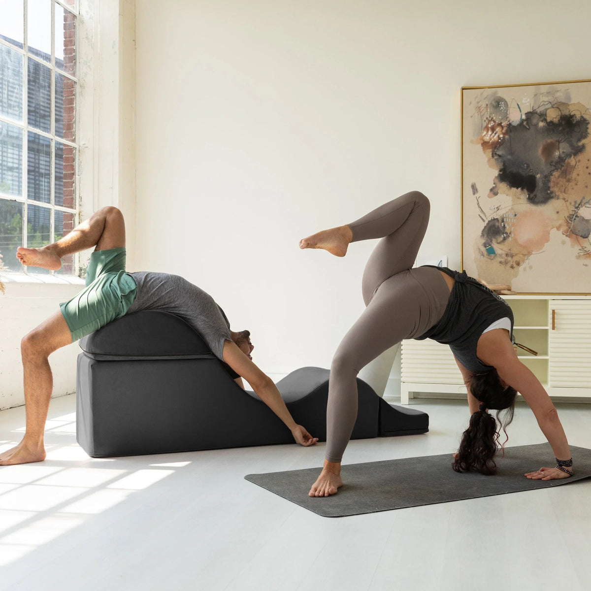 Méridienne convertible Avana Kami / yoga et massage – pouf 2-en-1 avec chaise longue de yoga pliable escamotable, microvelours – N/A